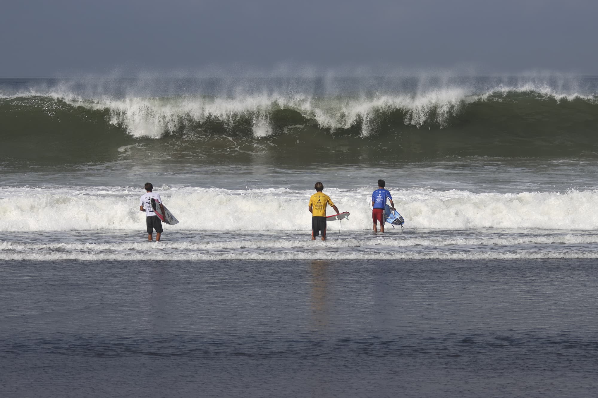BIG SURF CHALLENGES COMPETITORS ON DAY 2 OF THE BINTANG LIGA SURFING INDONESIA 2025 AT PERERENAN